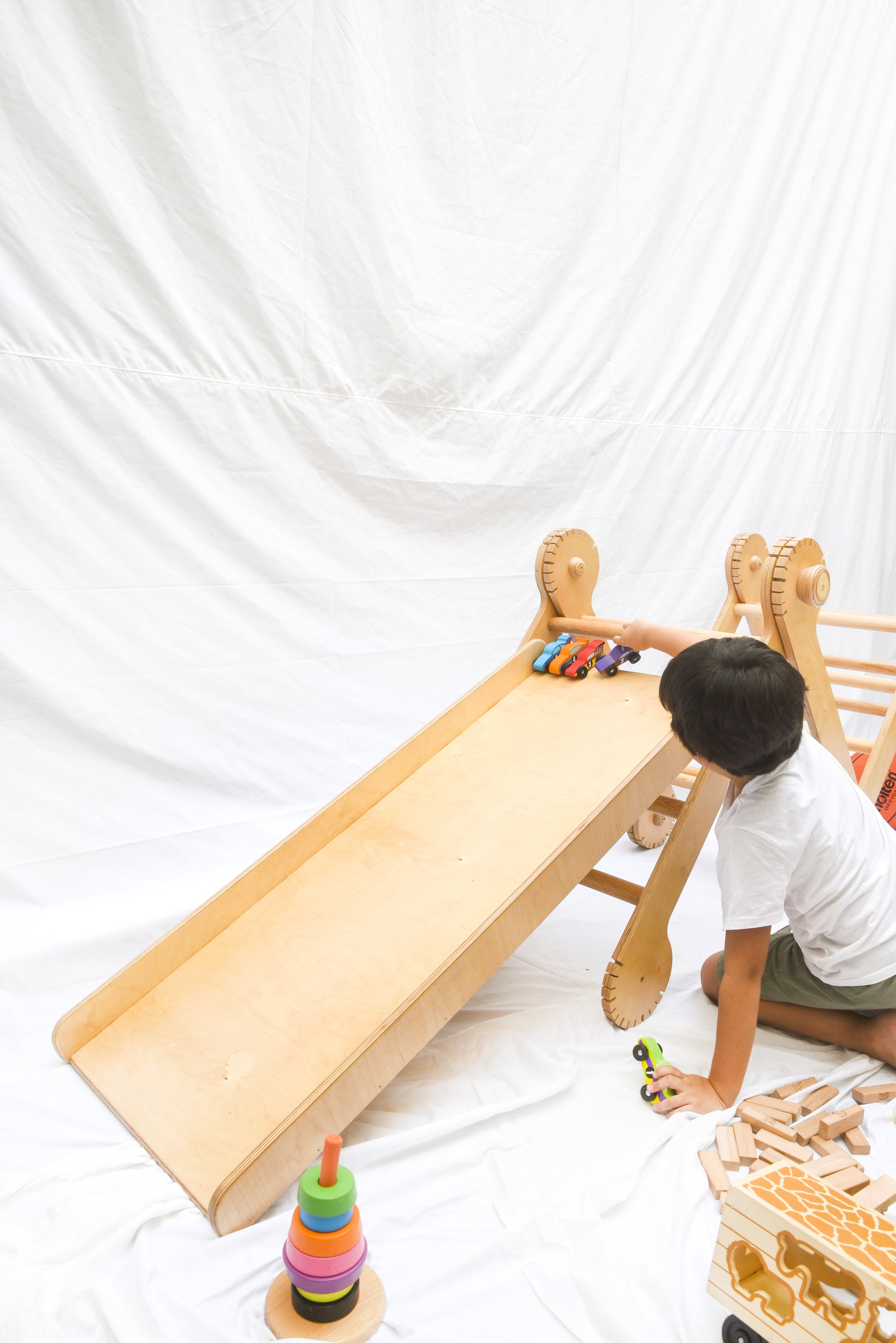 One_view_of_the_Pikler_a_modular_triangular_climbing_frame_for_children.4